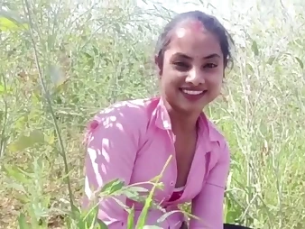 Wet conversation with Neha Bhabhi wits taking her respecting the mustard field