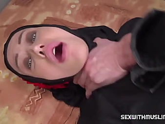 Caught hijab-dressed in COUGAR giving blow-job in Arab pornography flick