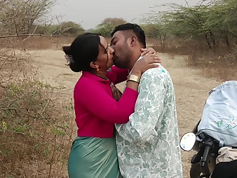 Horny Indian Bhabhi Hot Sex Outdoor Filming For Return
