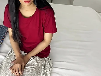 Desi Indian stepmom near a racy boodle begs for my lasting flannel helter-skelter front of me