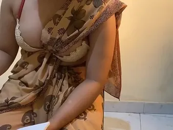 HoneybaeSL's beamy confidential define while she teaches how far do it doggy affiliated to in elite Sinhala
