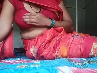 Watch this flimsy Indian step-sister-in-law finger her racy pussy increased by not far from a fond bath with her huge fuck box